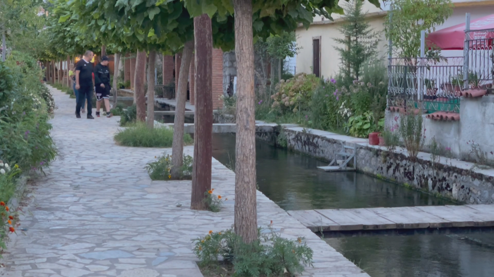 Tushemishti i të gjithëve, fshati turistik i juglindjes