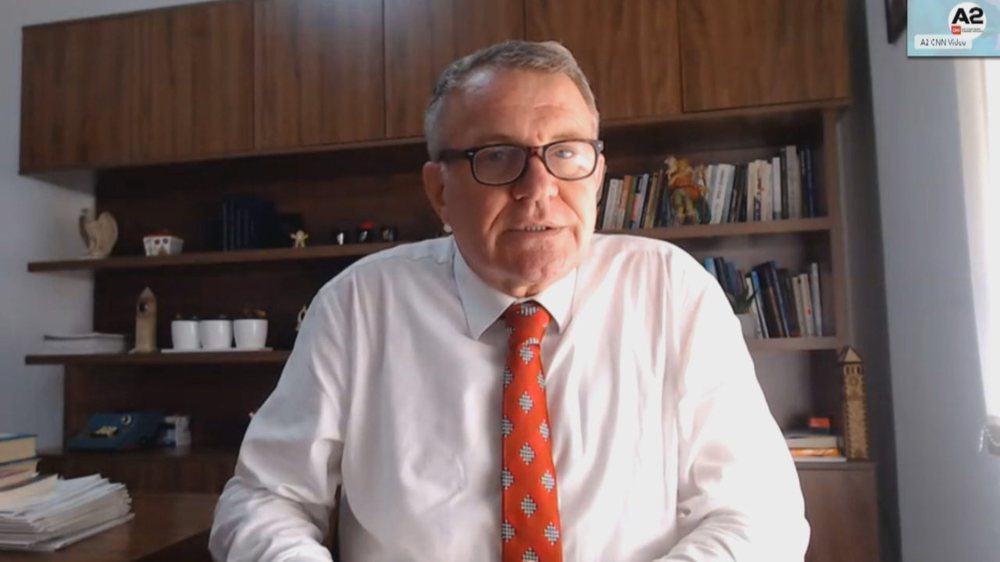 Modeli aktual i vjetërsuar, Malaj: Koha për reforma strukturore me