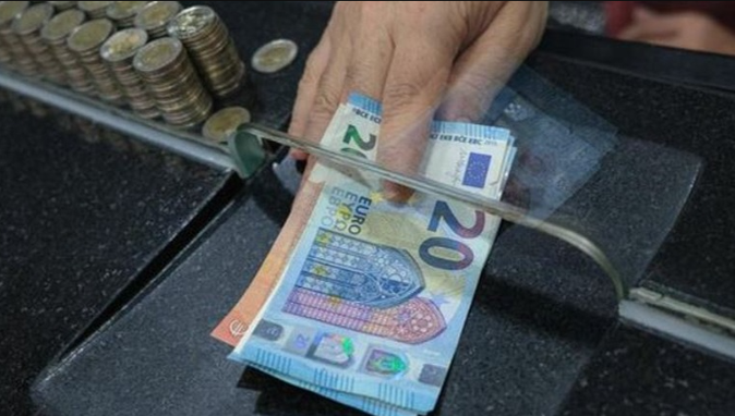Lamturimirë lek? Shqipëria bëhet gati për euron si para kombëtare