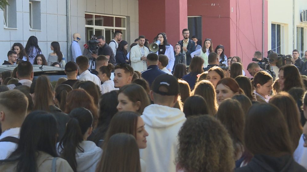 Mjekësia në bojkot, studentët tre javë pa mësim,