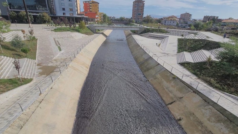 Qytetarët të indinjuar, mbetjet hidrokarbure e kthejnë