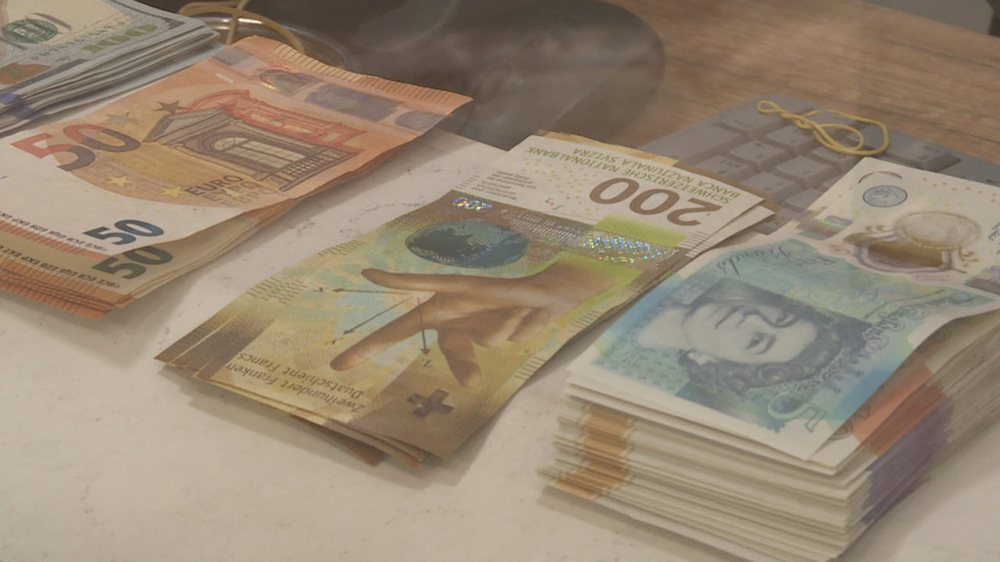 Luhatjet e këmbimit valutor, Euro këmbehet për 105.81 lekë,