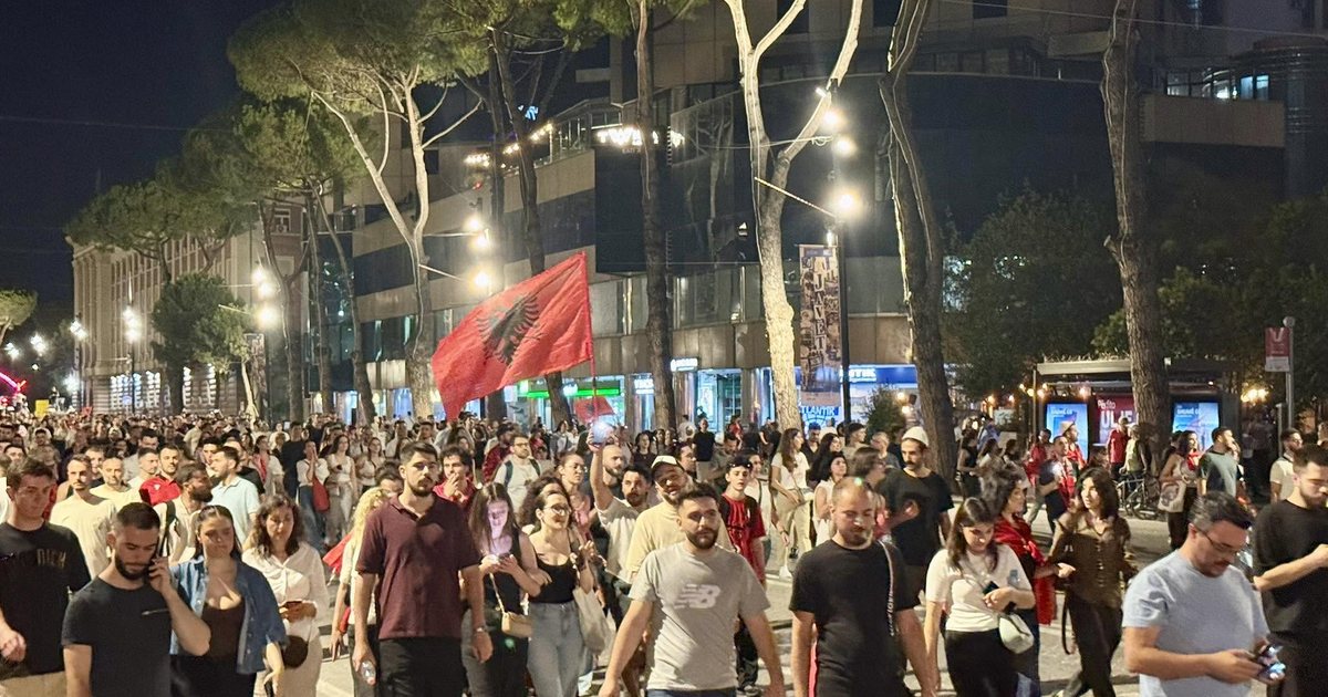 mirela-karabina-protesta-qe-zhberi-ne-nje-dite-qeverine-opoziten-dhe-parlamentin