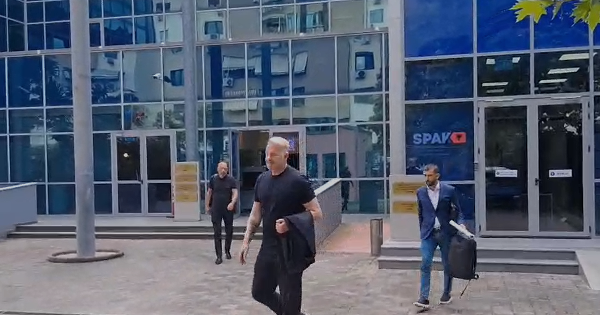 Vila e Ballukut në emër të tij  ish drejtori i Milanit Igli Tare del nga Prokuroria e Posaçme pas 5 orësh e gjysmë marrje në pyetje