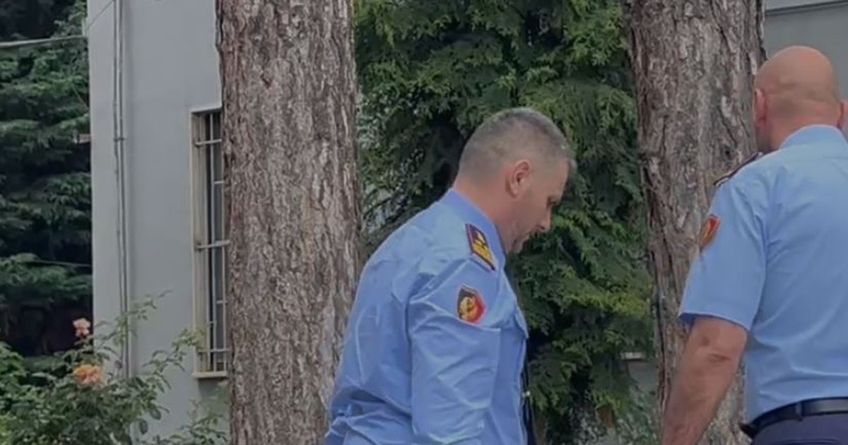 Operacioni për kapjen e të kërkuarit përfundoi me një efektiv të vrarë dhe një të plagosur  Hita mbërrin në policinë e Korçës