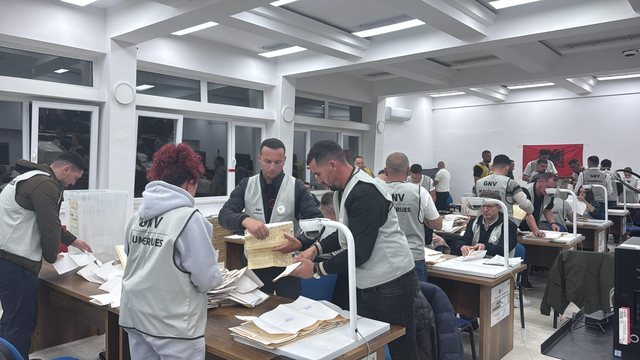 Diferenca PS-PD/ Numërohen 81 kuti nga 245 në Lezhë, si paraqitet