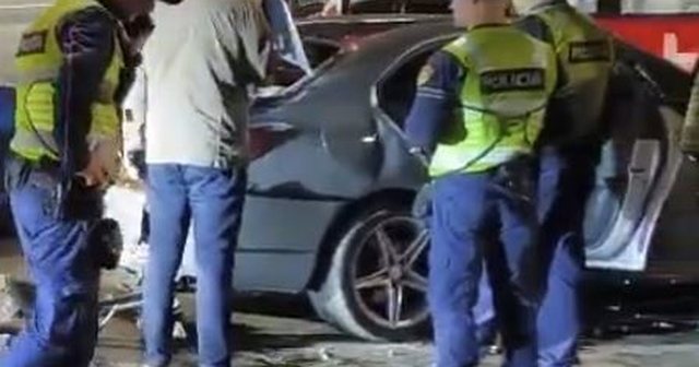 Aksidentohet GLE-ja dhe 3 automjete të tjera në Tiranë,