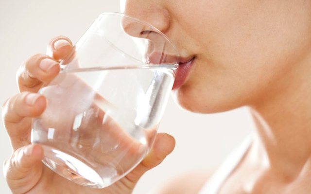 Before or after meals! When is the right time to drink water?