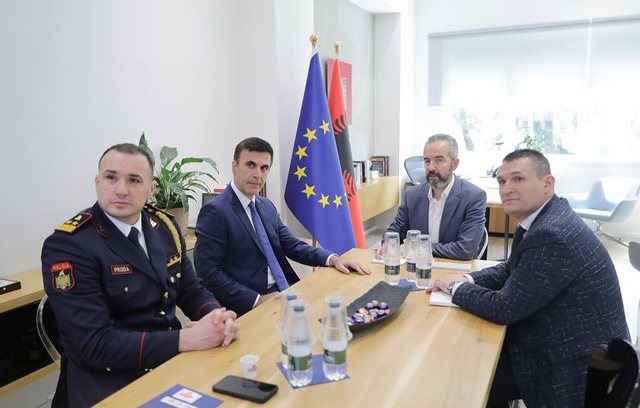 6 ditë para 11 majit/ Dumani, Celibashi, Çela dhe Proda takim