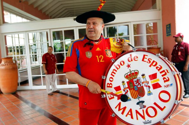 Manolo i “daulles”, shuhet tifozi “VIP” i Spanjës
