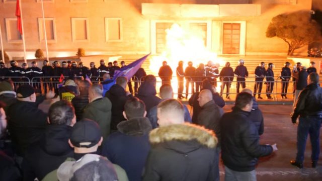 &ldquo;Dhun&euml; &euml;sht&euml; zhvatja e ministrave ndaj