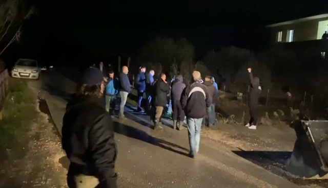 "The village is in danger of drowning, these criminals do not open the