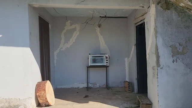 Earthquake and rains damaged their home/ Family in Gjirokastra at the mercy of