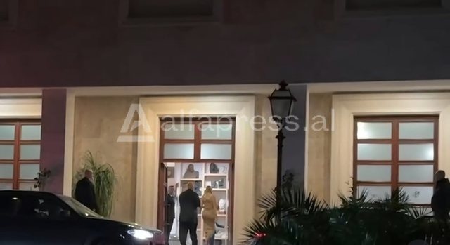 Ivanka Trump goes to the Prime Minister's Office, is received by Edi Rama