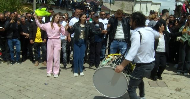 Emigrantët rikthehen për Shëngjergj/ Festa e traditës dhe