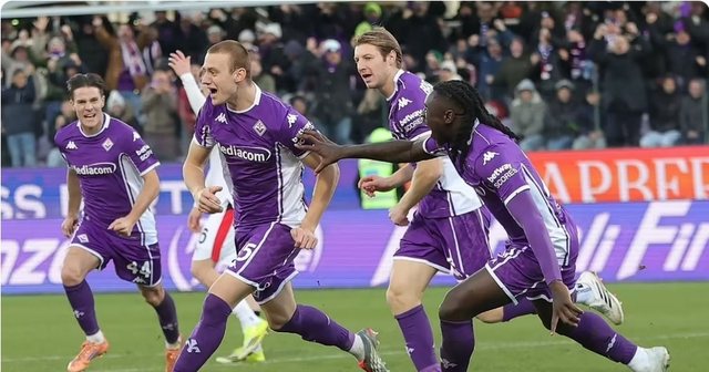 Fiorentina tremb kuqezinjt&euml;, Milani shp&euml;ton s&euml;rish nga humbja