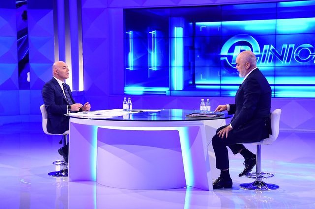 Kontrolli mbi mediat shtroi rrugën për mandatin e katërt të