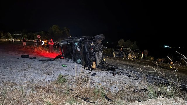 Makinat janë copëtuar nga përplasja, dalin pamjet e aksidentit ku
