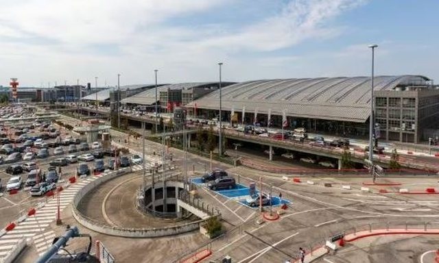 Alarm në Hamburg! Një pjesë e aeroportit evakuohet për shkak