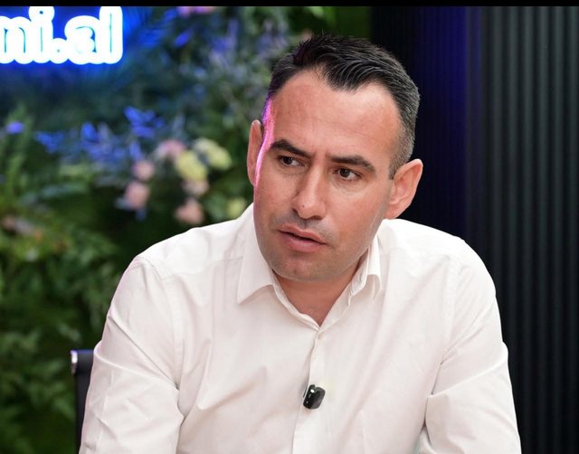 Mesazhet/ Gazetari dhe drejtuesi i portalit Timoni.al, kërcënohet nga
