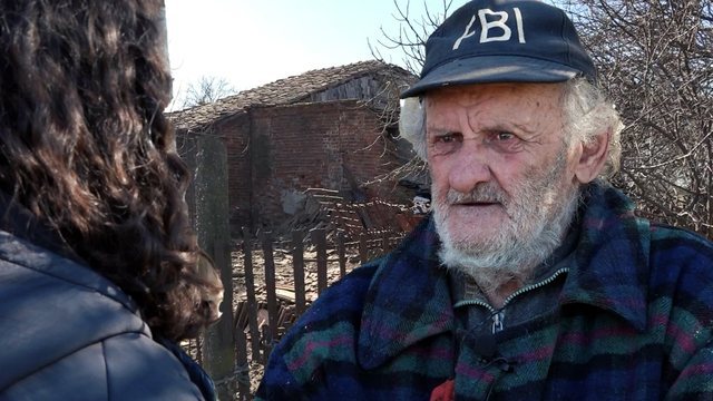 He lives in inhumane conditions, get to know the sad story of the 80-year-old