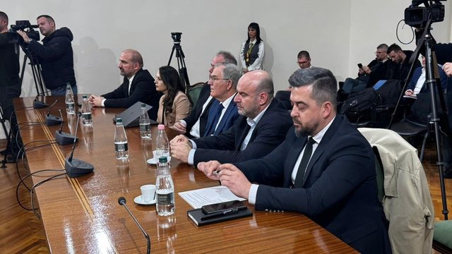 Emrat e ekspert&euml;ve/ Mblidhet Komisioni i Reform&euml;s Zgjedhore, PD