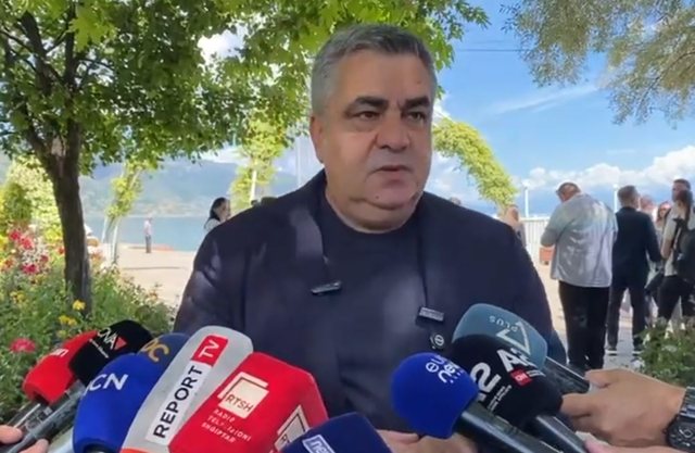 Mijëra qytetarë në shesh kërkojnë dorëheqjen e