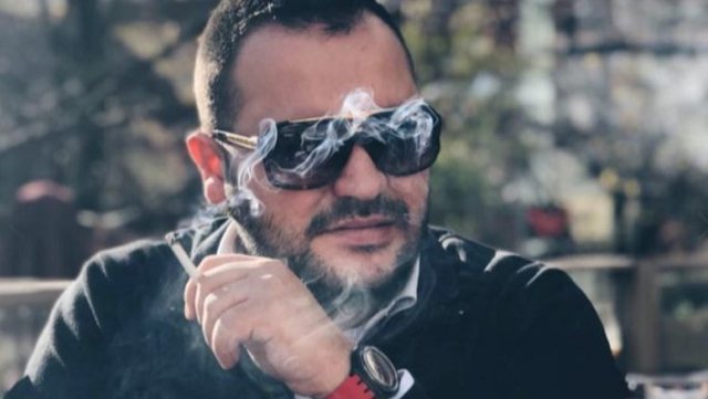 Akuzohet p&euml;r gjob&euml;v&euml;nie, arrestohet gazetari Elio Laze