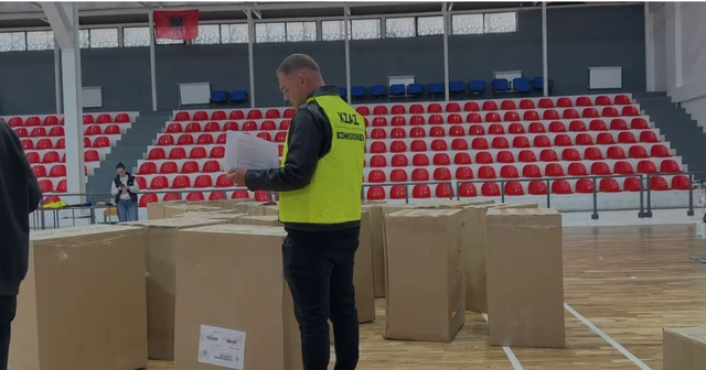 Shpërndahen materialet zgjedhore/ Nën masa të rrepta sigurie,