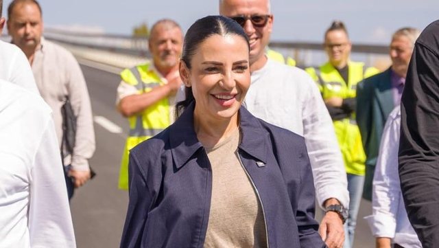 "Nj&euml; gjyqtar i Kushtetueses ka firmosur vendimin n&euml; kafe"/