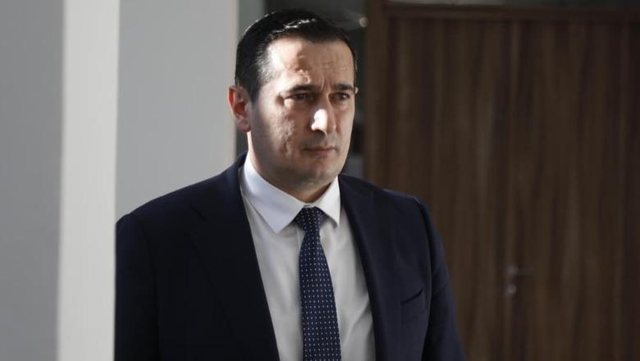 &ldquo;Tre musketier&euml;t&rdquo; e SPAK-ut nisen drejt Kuvendit, ja kush