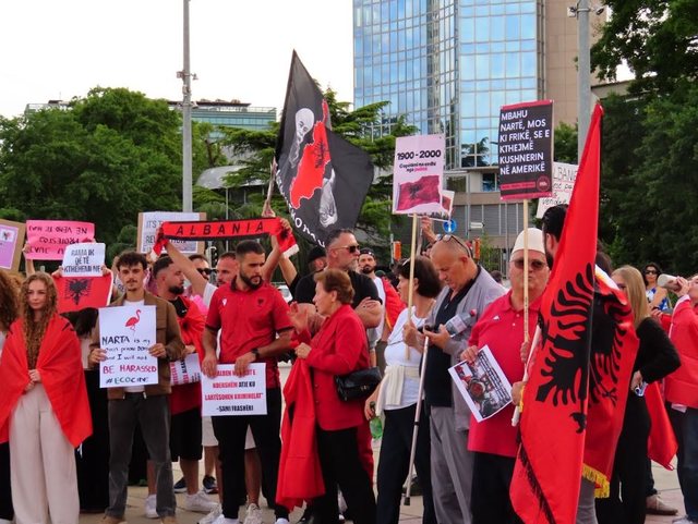 Diaspora stands against Rama! Albanians in Switzerland hold massive protest: