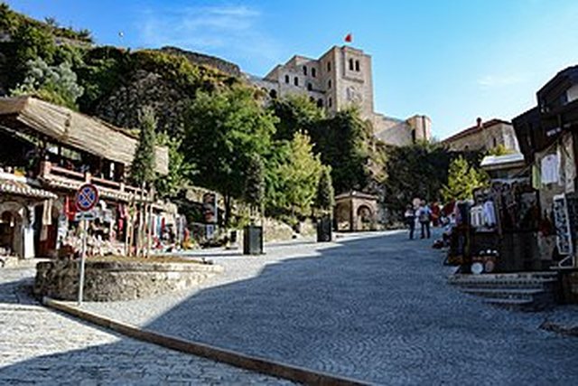Kruja ngjyroset “blu”, e vetmja bashki e qarkut Durrës ku nuk