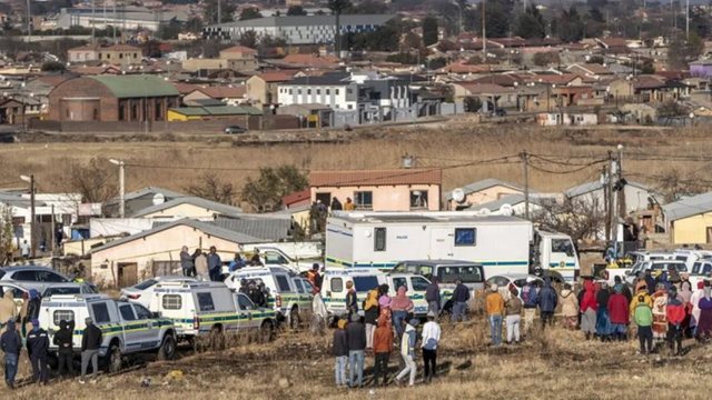 T&euml; sht&euml;na me arm&euml; zjarri n&euml; Johanesburg t&euml; Afrik&euml;s