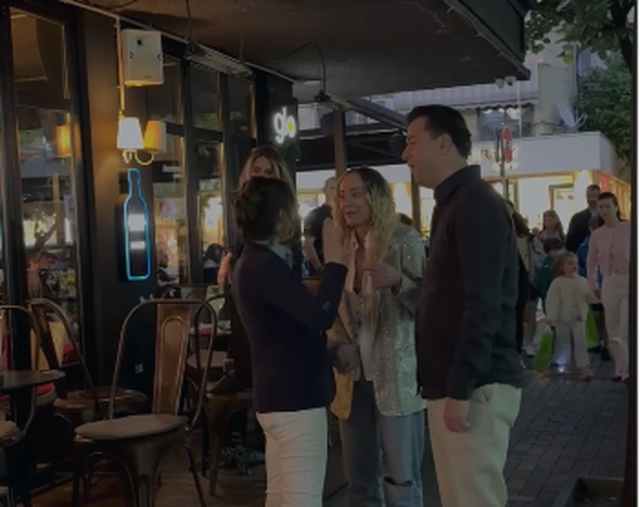 VIDEO/ Basha dhe Aurela takohen rastësisht në rrugët e