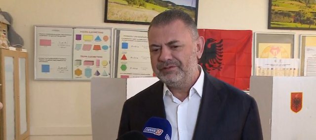 Tom Doshi voton në Tiranë: Me Berishën s’bëj