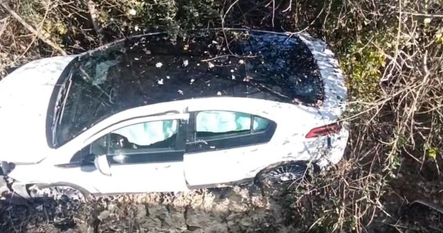 EMRAT/ Aksident në aksin rrugor Berat-Lushnje, makina përfundon