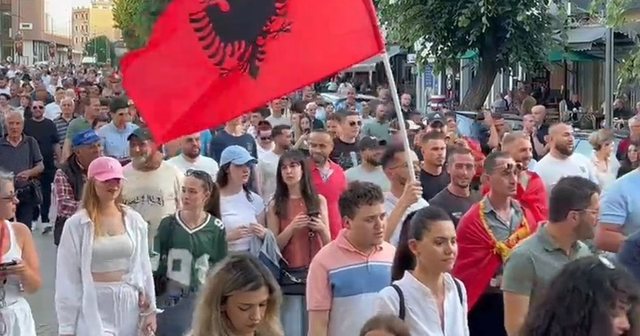“Mbro tokën”/ Në kulmin e protestave, BE mesazh
