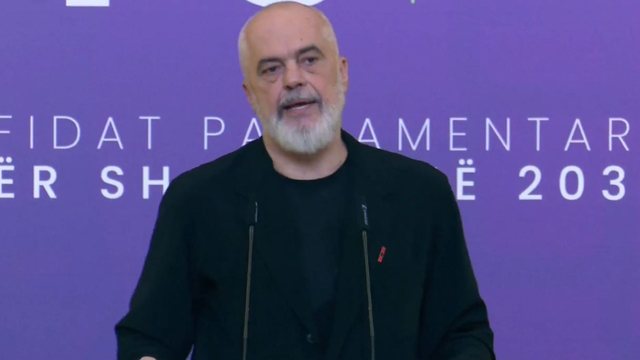 'U bashkuan me protestën/ Rama ''sulmon''
