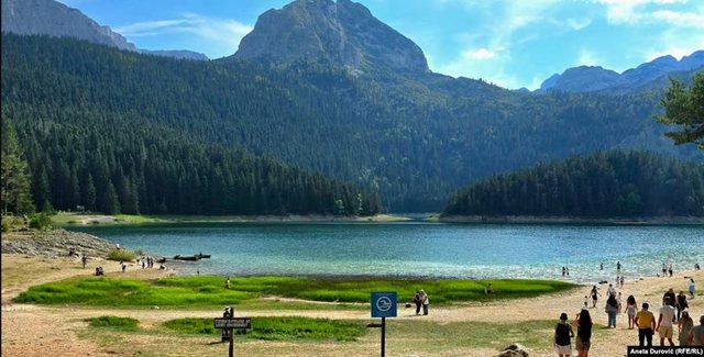 Turizmi i surprizave në Mal të Zi: Rezervon një vend, fle diku