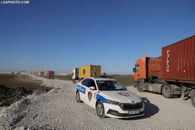 BIRN: Me mbetjet e rrezikshme tek dera, banorët e Porto Romanos