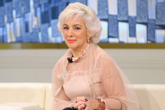 Gazetaria shqiptare n&euml; zi! Ndahet nga jeta Rezarta Re&ccedil;i