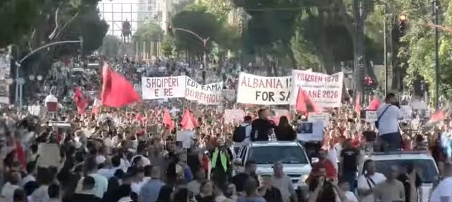 &ldquo;Arresto Belind&euml;n&rdquo;- &ldquo;Dallga&rdquo; e protestuesve pushton