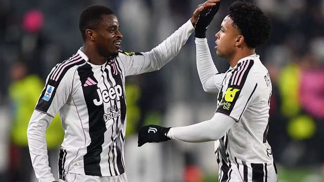 Kalulu &euml;sht&euml; shp&euml;timtari i Spallettit n&euml; fundin e ndeshjes,