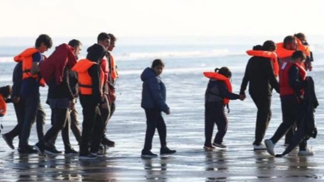 Kalimi i rrezikshëm drejt Britanisë, Franca shpëton 157