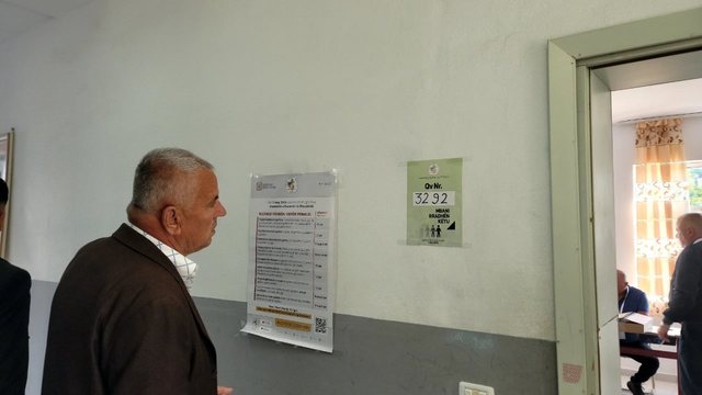 Qendra e Votimit në Berat pa drita, nuk nis procesi i votimit