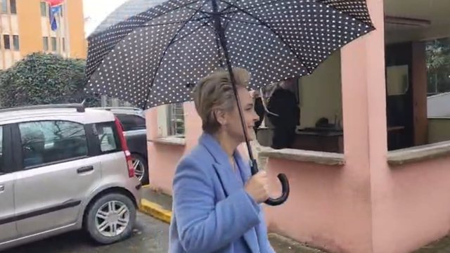 Shtyhet seanca paraprake p&euml;r Monika Kryemadhin, avokat&euml;t e