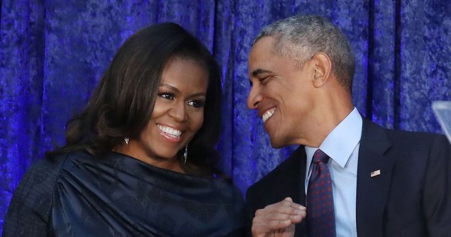 Obama i jep fund thashethemeve për divorc me një dedikim të