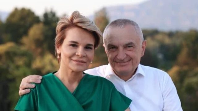 &ldquo;I than&euml; q&euml; un&euml; kisha t&euml; dashur&rdquo;/ Monika