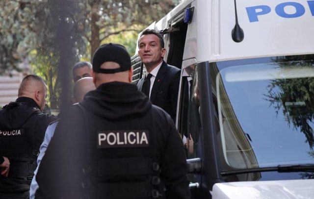 Veliaj padit n&euml; Administrative Presidenc&euml;n dhe prokurorin e SPAK